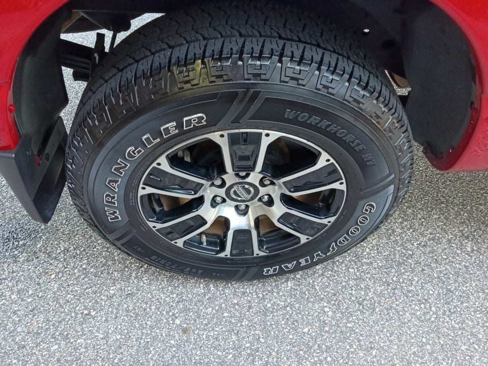 2021 Nissan TITAN SV