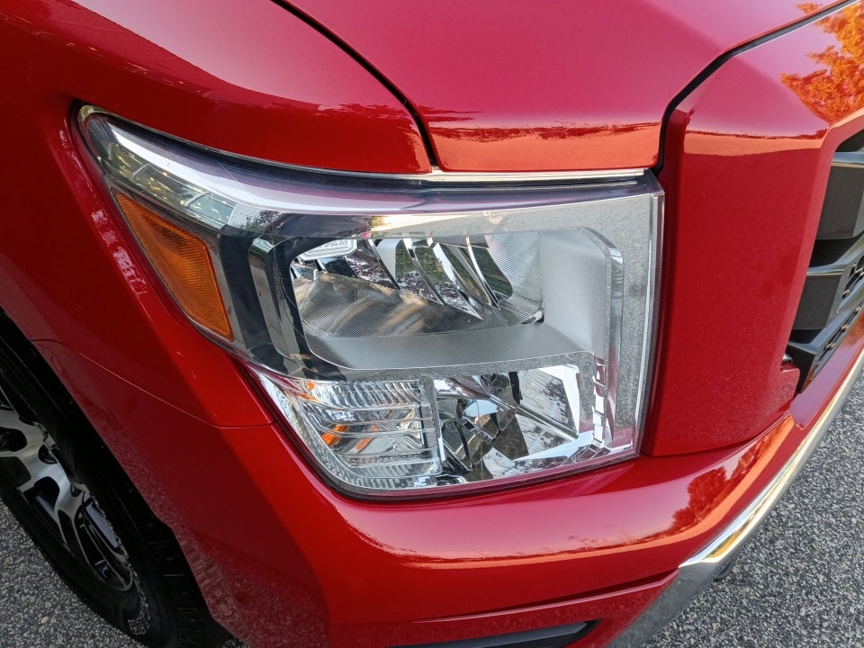 2021 Nissan TITAN SV
