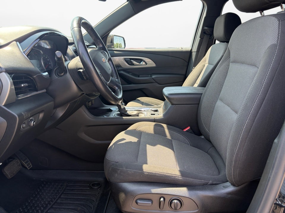 2022 Chevrolet Traverse AWD LT Cloth