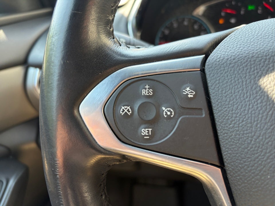 2022 Chevrolet Traverse AWD LT Cloth