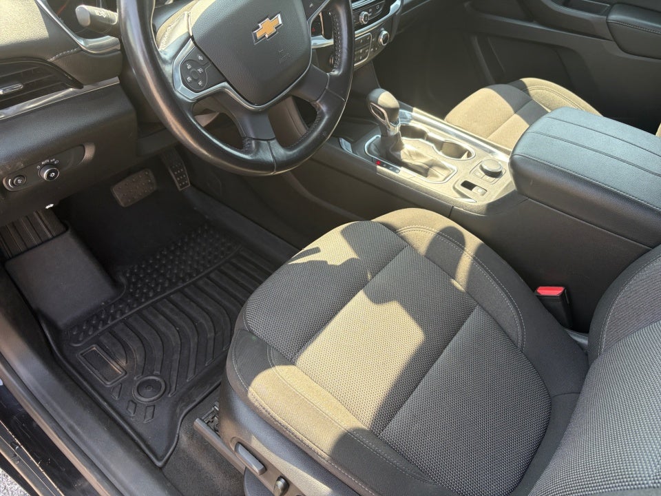 2022 Chevrolet Traverse AWD LT Cloth
