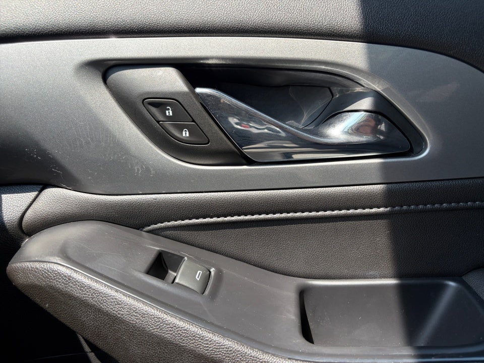 2022 Chevrolet Traverse AWD LT Cloth