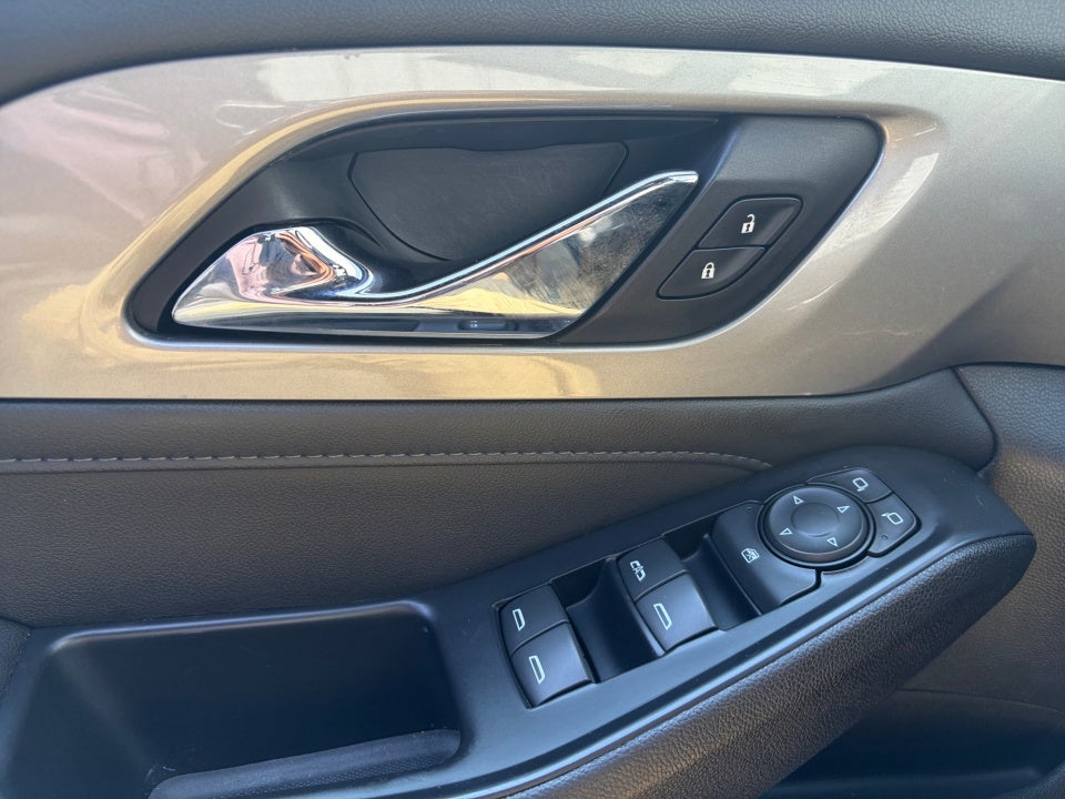 2022 Chevrolet Traverse AWD LT Cloth