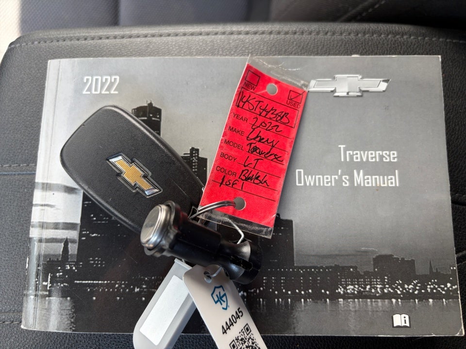 2022 Chevrolet Traverse AWD LT Cloth
