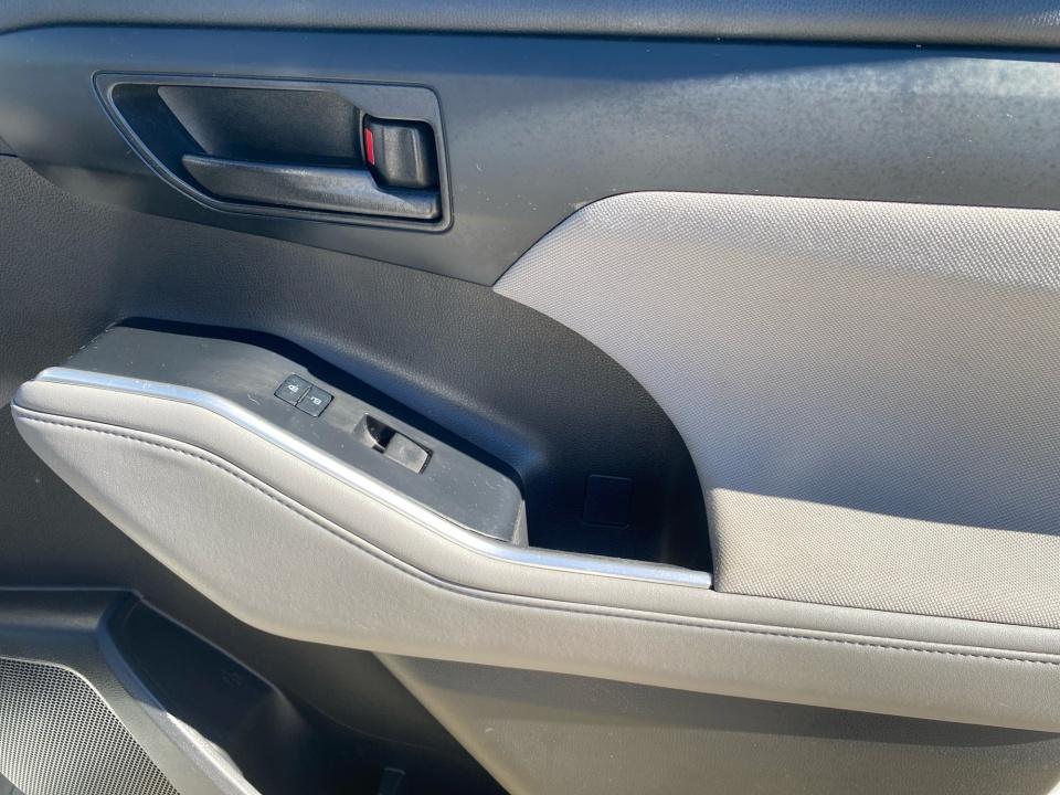 2022 Toyota Highlander Hybrid LE