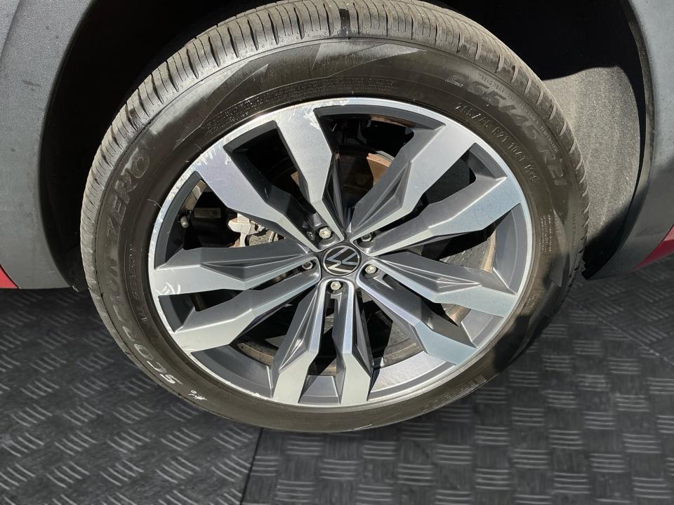 2022 Volkswagen Atlas Cross Sport 3.6L V6 SEL Premium R-Line