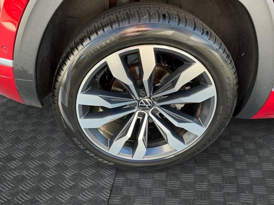2022 Volkswagen Atlas Cross Sport 3.6L V6 SEL Premium R-Line