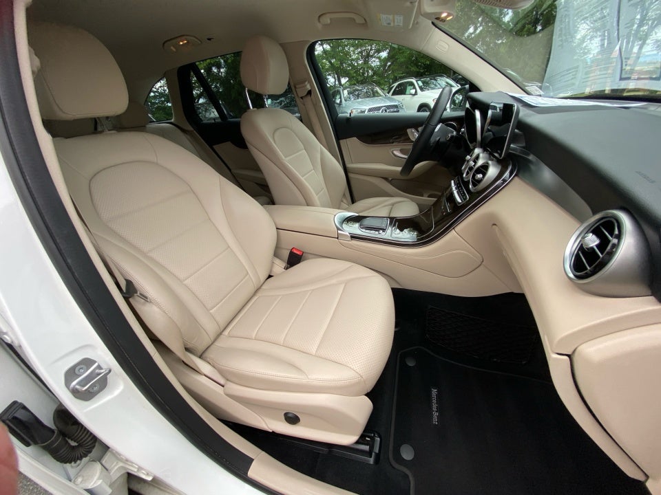 2020 Mercedes-Benz GLC 300 GLC 300