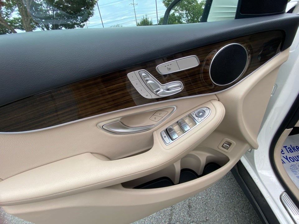 2020 Mercedes-Benz GLC 300 GLC 300