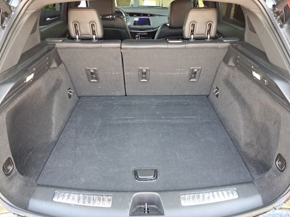 2023 Cadillac XT4 FWD Premium Luxury