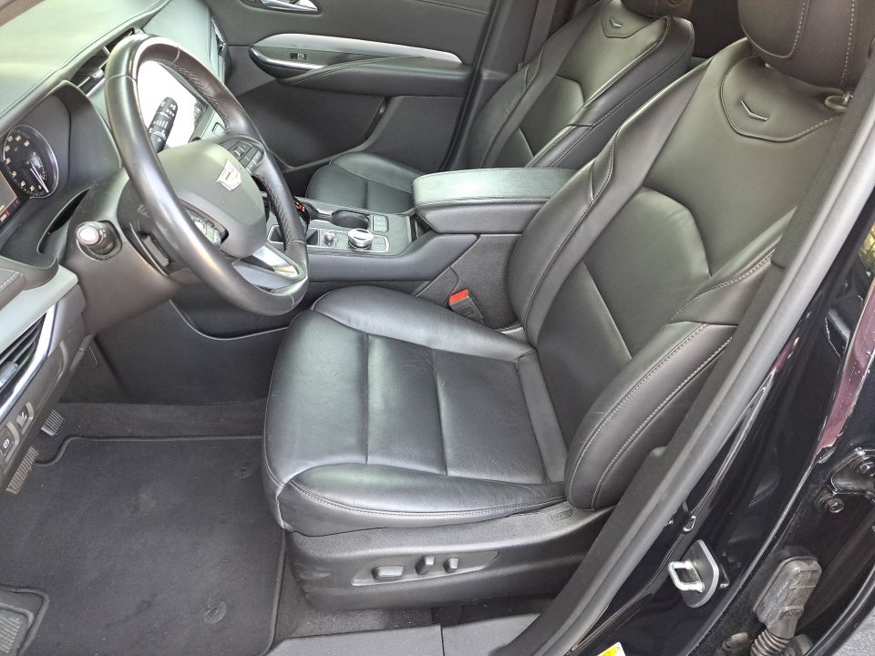 2023 Cadillac XT4 FWD Premium Luxury