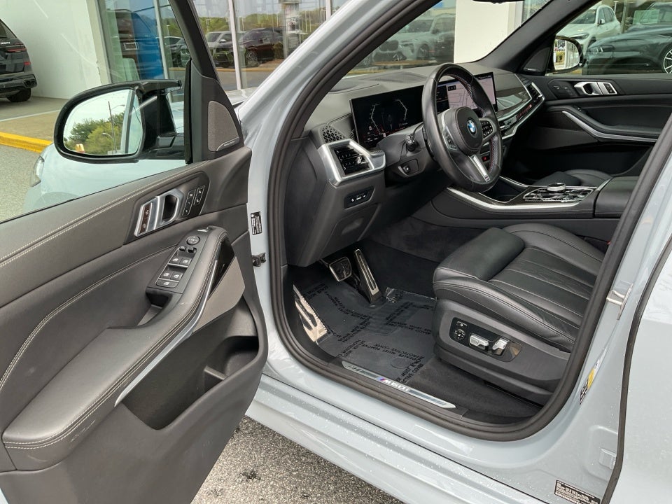 2024 BMW X5 M60i