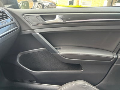 2019 Volkswagen Golf R 2.0T w/DCC & Navigation (M6)