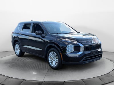2022 Mitsubishi Outlander ES