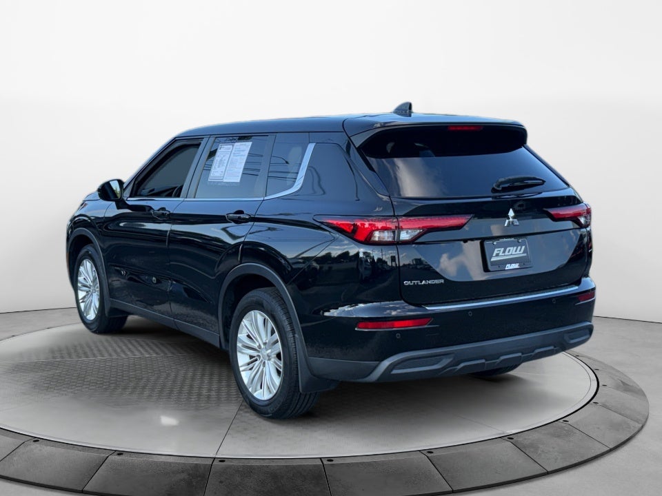 2022 Mitsubishi Outlander ES