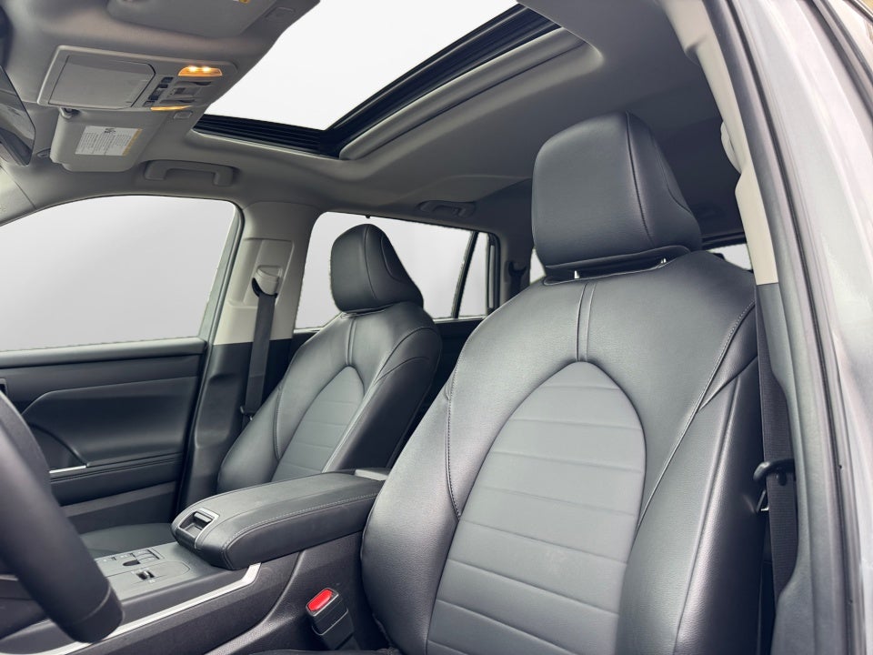 2025 Toyota Highlander Hybrid XLE