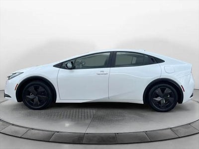 2025 Toyota Prius LE