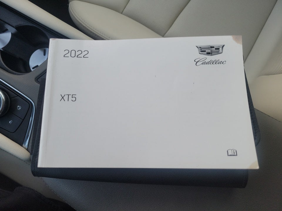 2022 Cadillac XT5 FWD Premium Luxury