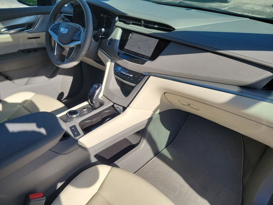 2026 Cadillac XT5 FWD Premium Luxury