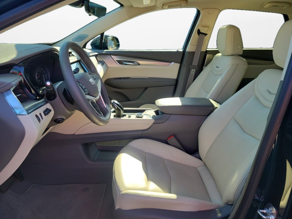 2026 Cadillac XT5 FWD Premium Luxury