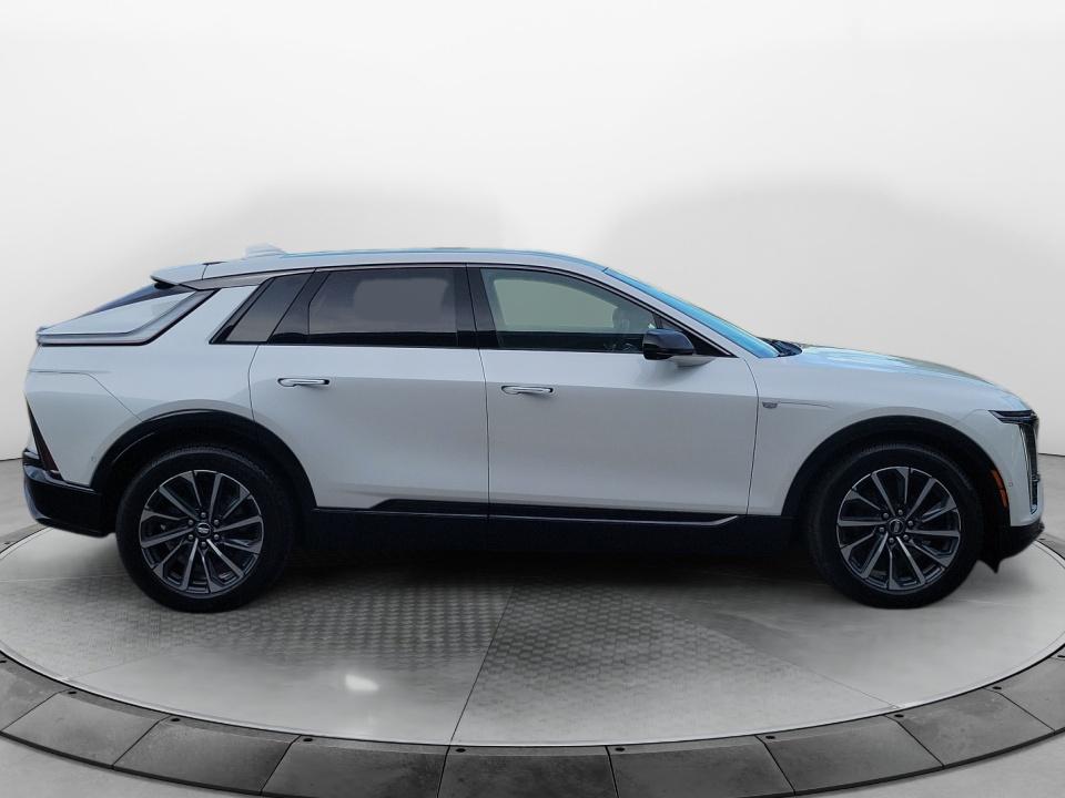2024 Cadillac LYRIQ Sport