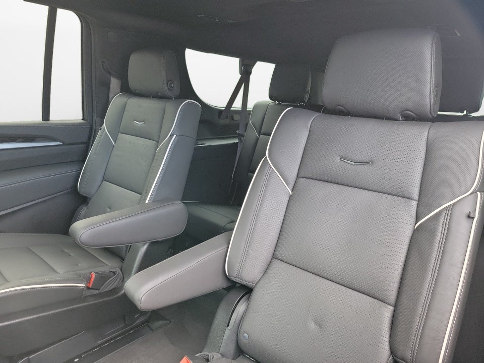 2026 Cadillac Escalade ESV 4WD Luxury