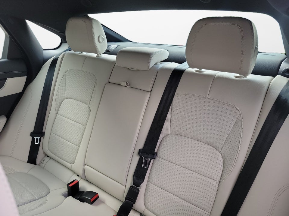 2024 Jaguar XF R-Dynamic SE