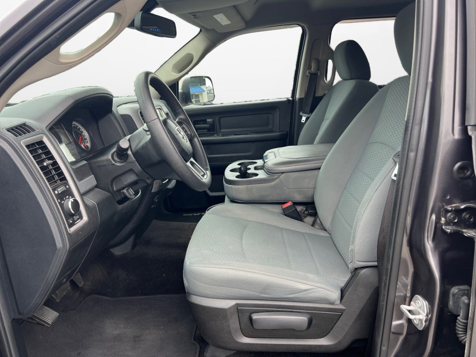2017 RAM 1500 Tradesman Crew Cab 4x2 6'4" Box