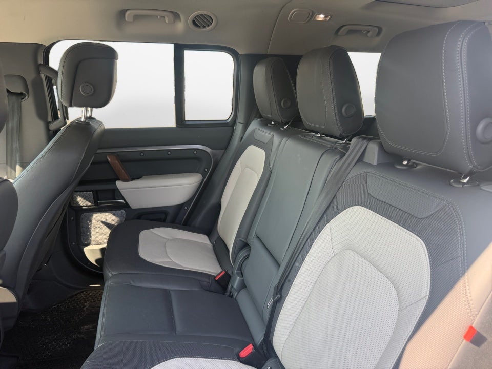 2024 Land Rover Defender X-Dynamic SE