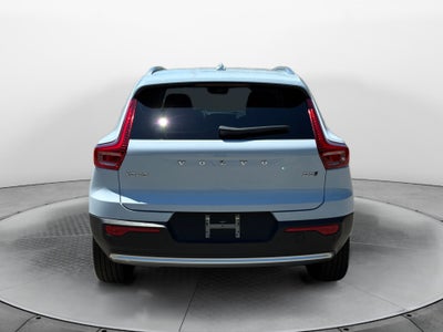 2025 Volvo XC40 B5 Ultra Bright Theme