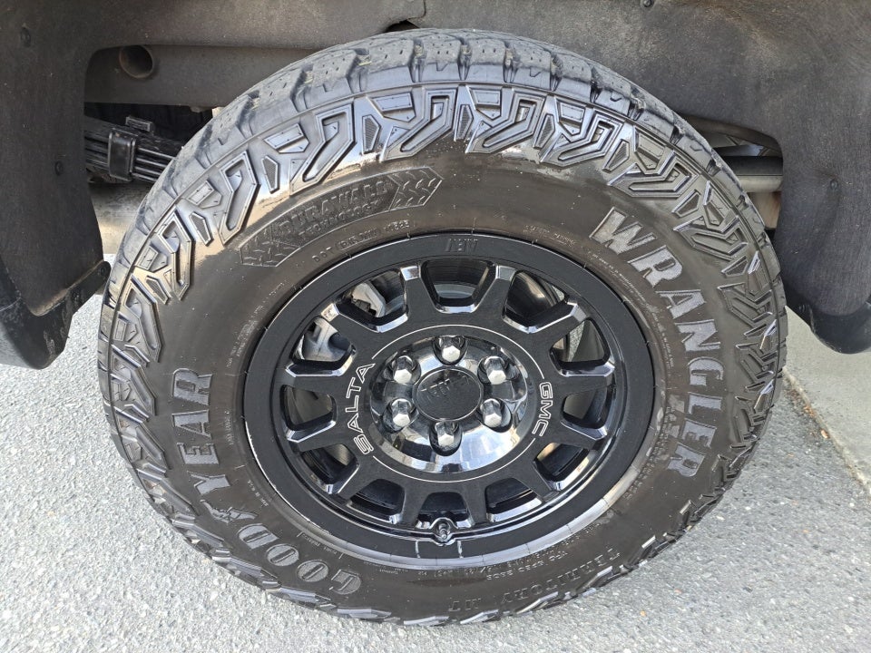 2023 GMC Sierra 1500 4WD Crew Cab Short Box AT4X