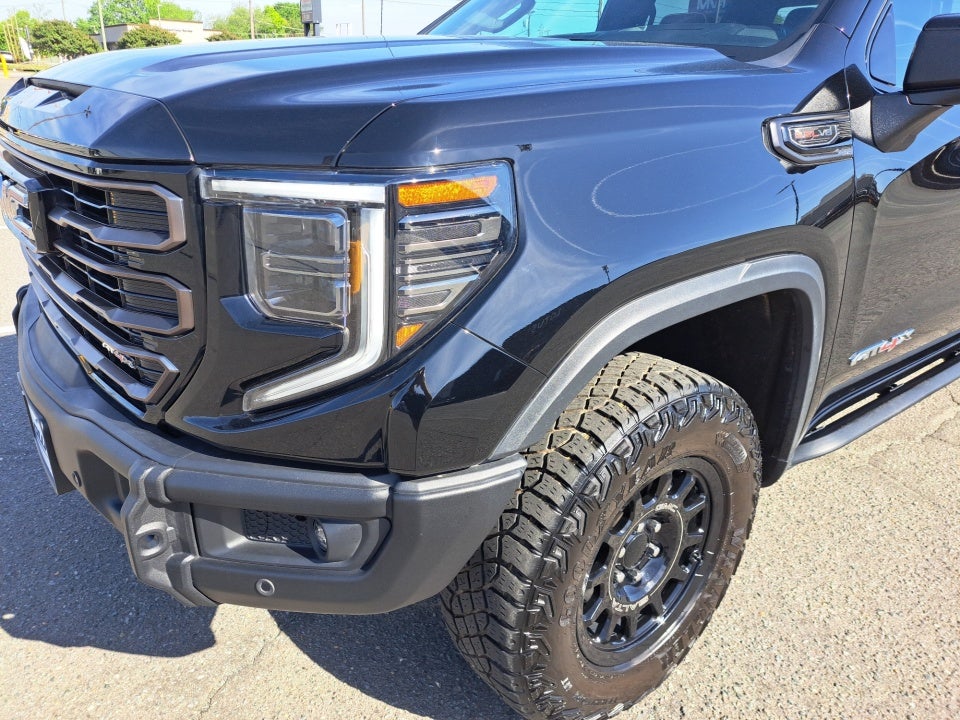 2023 GMC Sierra 1500 4WD Crew Cab Short Box AT4X