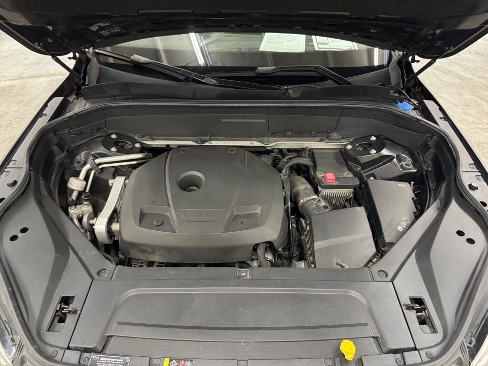 2017 Volvo XC90 T5 Momentum