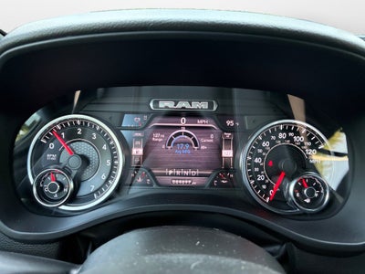 2022 RAM 1500 Big Horn Crew Cab 4x4 5'7" Box