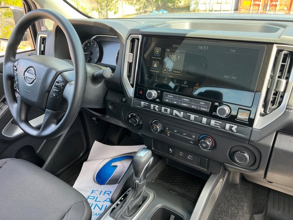 2025 Nissan Frontier SV