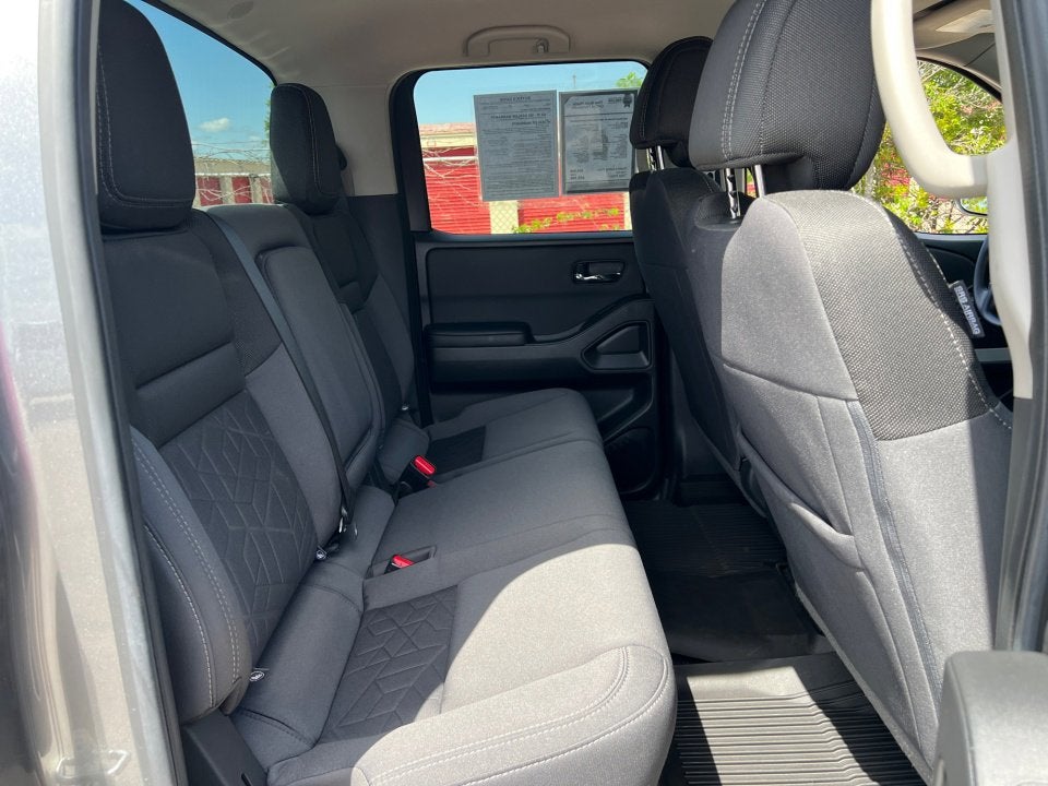 2025 Nissan Frontier SV