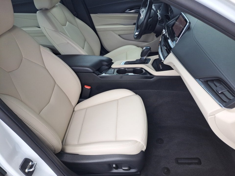 2023 Cadillac CT4 Luxury