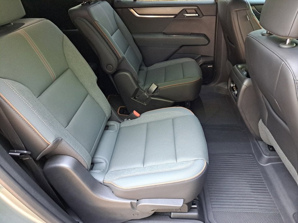 2025 GMC Acadia AT4