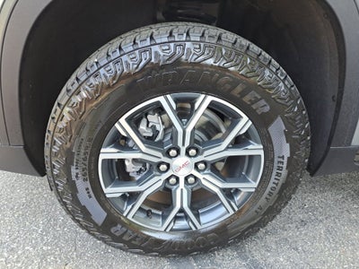 2025 GMC Acadia AT4