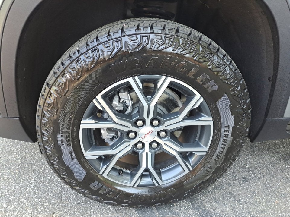 2025 GMC Acadia AT4