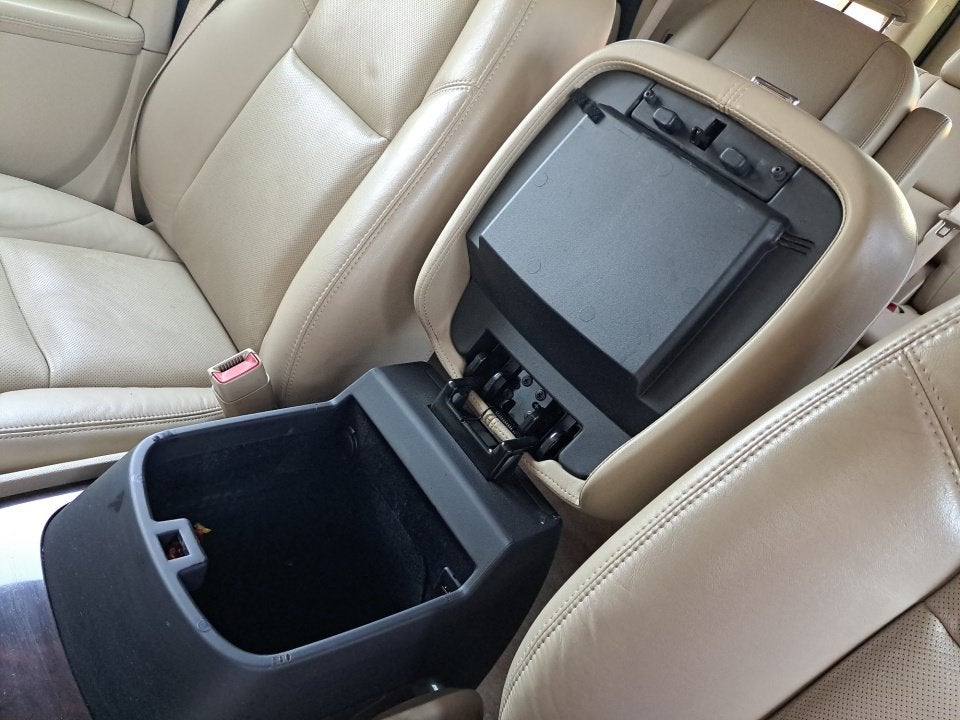 2010 Cadillac Escalade Luxury
