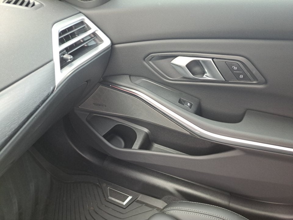 2025 BMW 3 Series 330i xDrive
