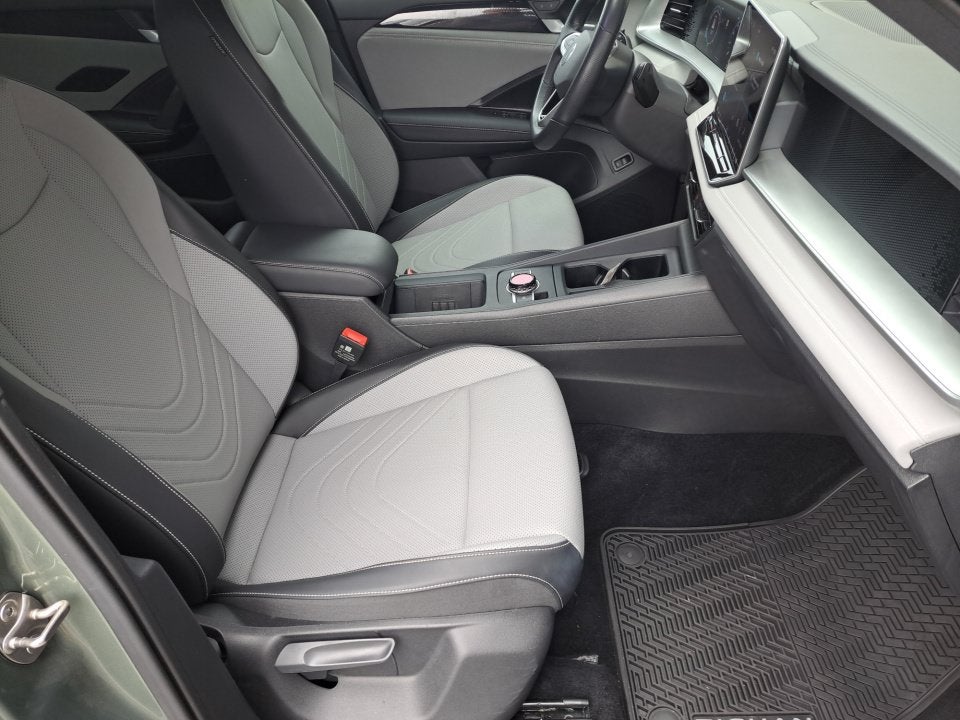 2025 Volkswagen Tiguan 2.0T SE R-Line Black