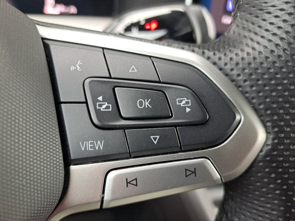 2025 Volkswagen Tiguan 2.0T SE R-Line Black