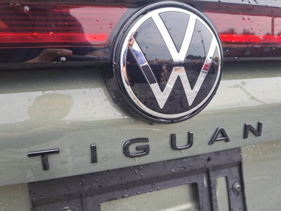 2025 Volkswagen Tiguan 2.0T SE R-Line Black