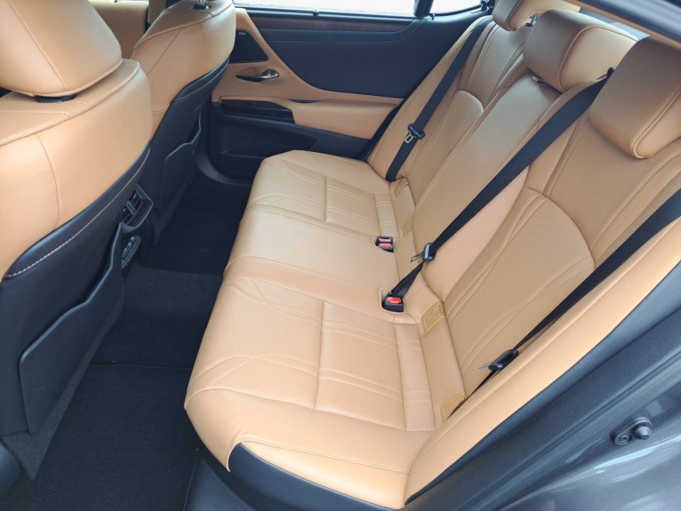 2023 Lexus ES 300h Ultra Luxury