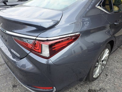 2023 Lexus ES 300h Ultra Luxury