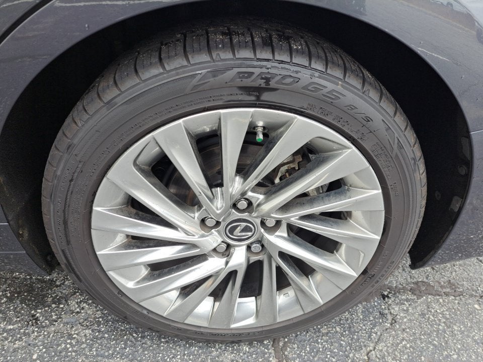2023 Lexus ES 300h Ultra Luxury