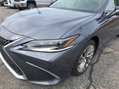 2023 Lexus ES 300h Ultra Luxury