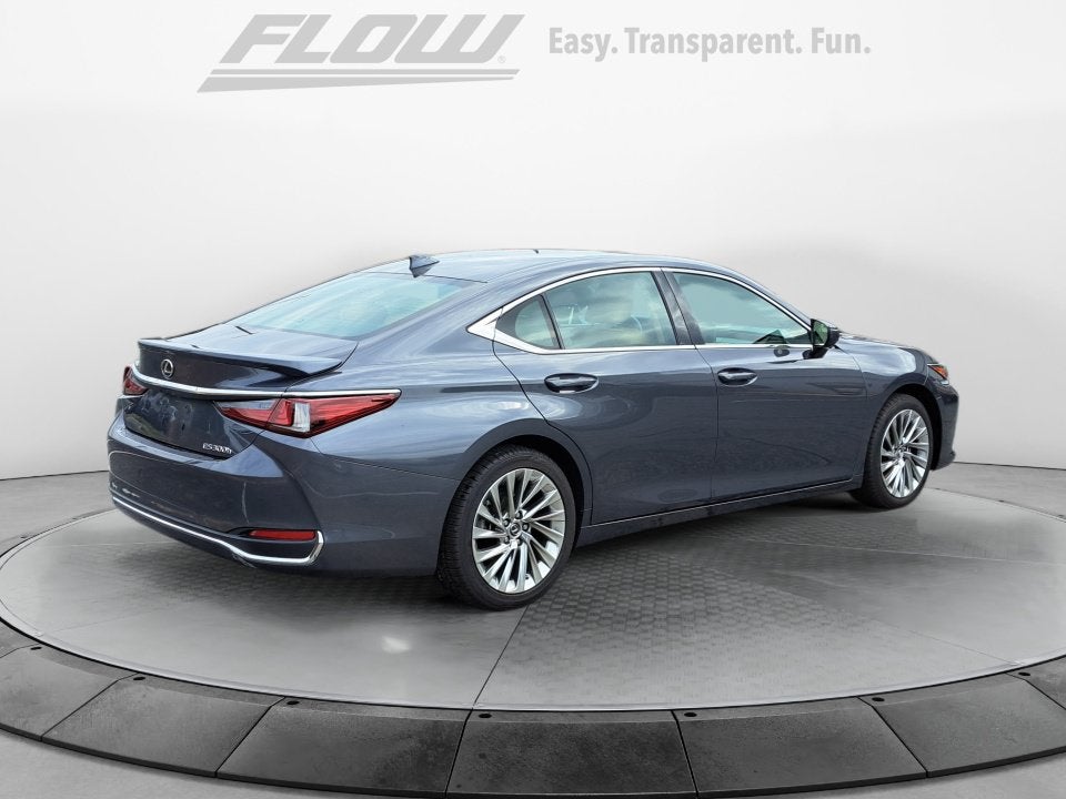 2023 Lexus ES 300h Ultra Luxury